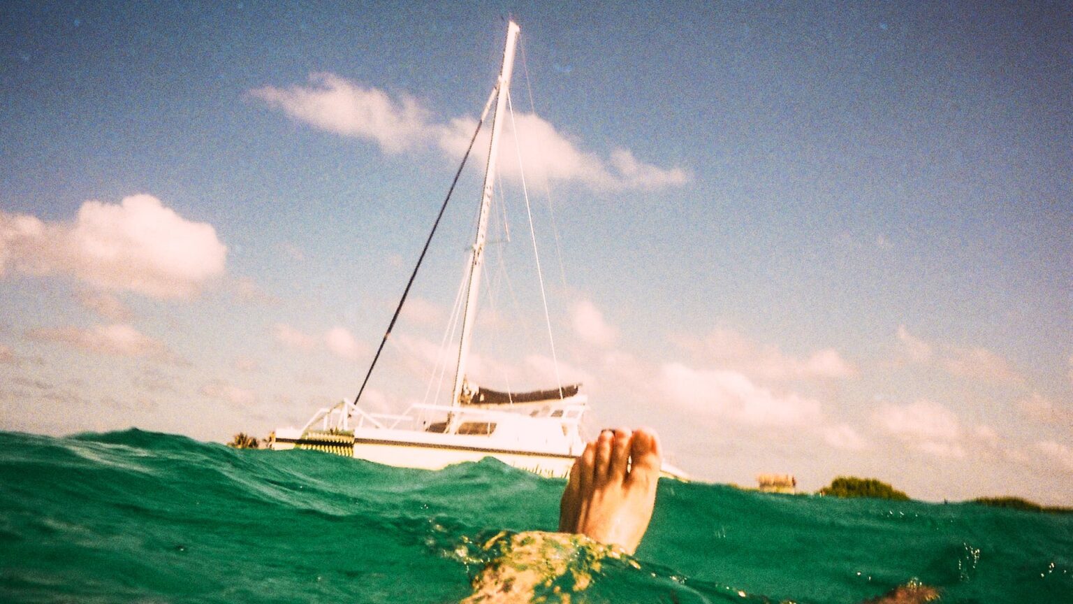 Why does my boat drift when anchored? Challenge D America Boating