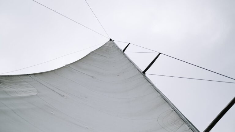 Can you sail in light winds?