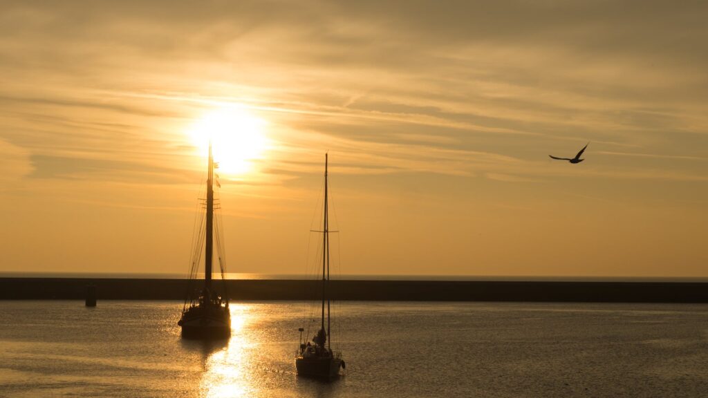 What wind speed is unsafe for flying? Challenge D America Boating